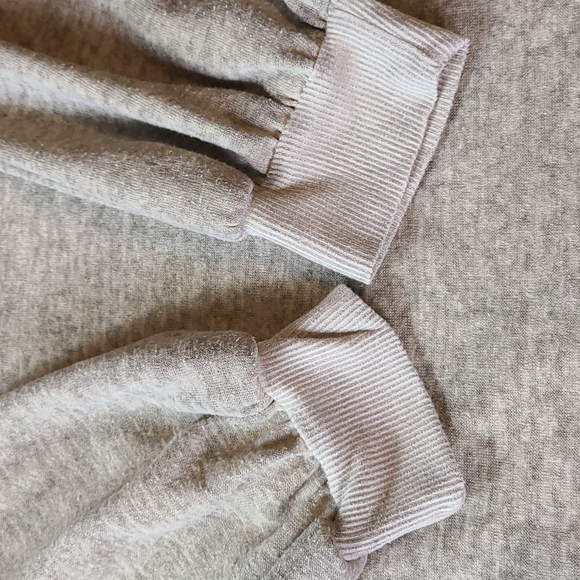 Gimmicks by BKE Blouse - Picture 13 of 16